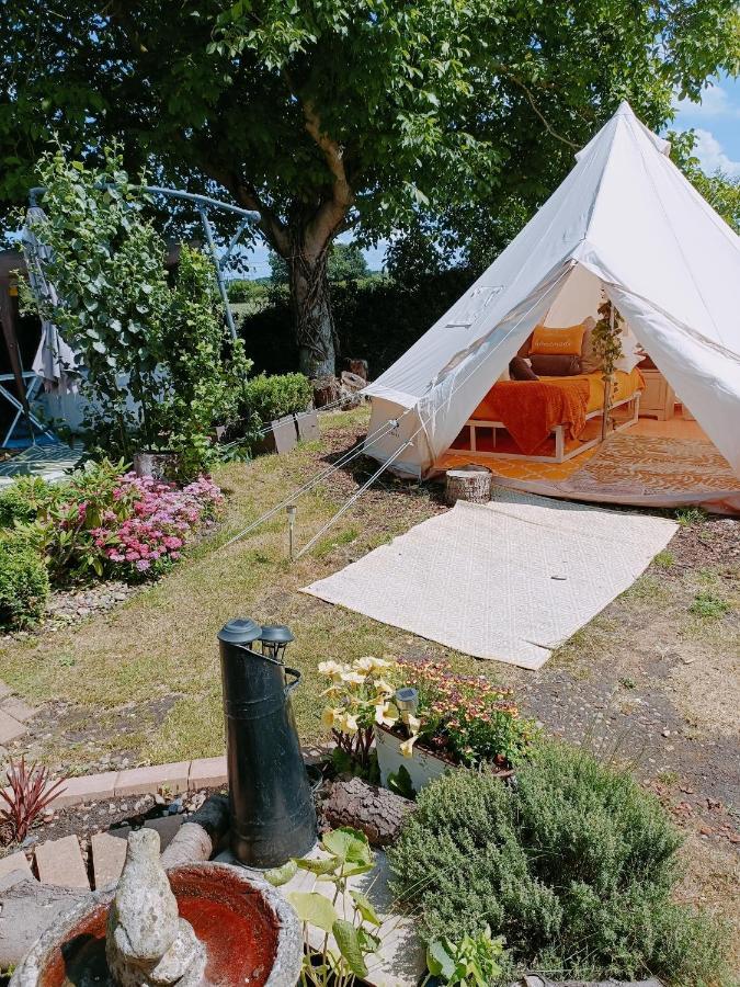 The White Dove Bed And Breakfast With Bell Tents And Private Hot Tubs Coddington  Εξωτερικό φωτογραφία