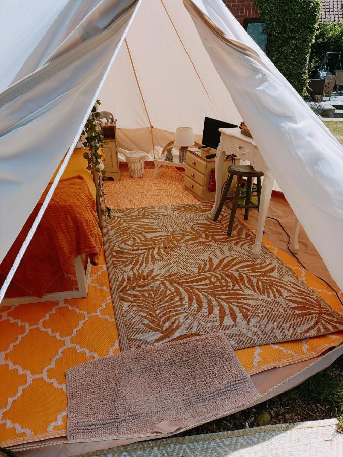 The White Dove Bed And Breakfast With Bell Tents And Private Hot Tubs Coddington  Εξωτερικό φωτογραφία