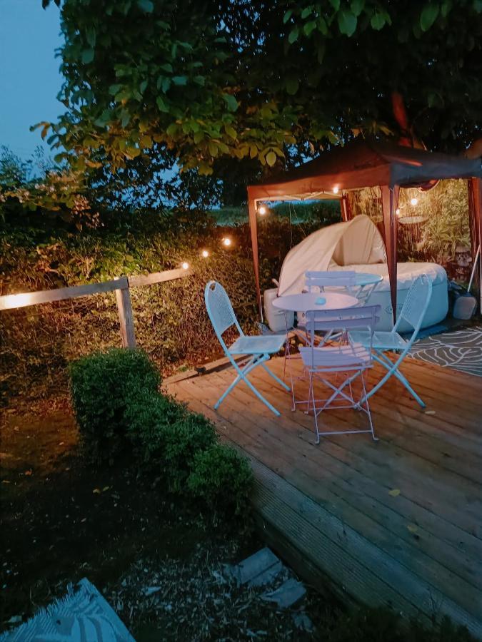 The White Dove Bed And Breakfast With Bell Tents And Private Hot Tubs Coddington  Εξωτερικό φωτογραφία