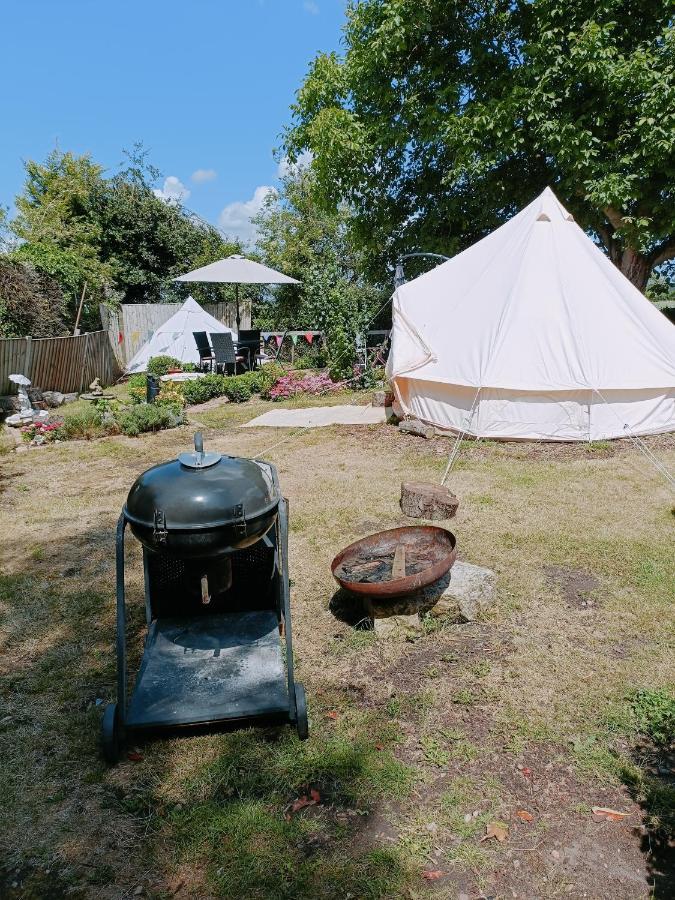The White Dove Bed And Breakfast With Bell Tents And Private Hot Tubs Coddington  Εξωτερικό φωτογραφία