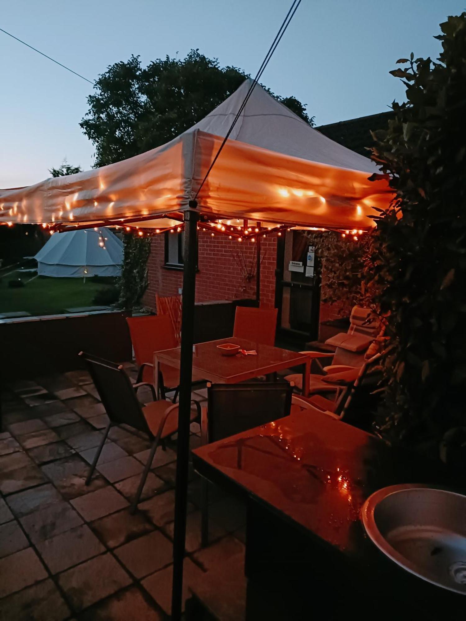 The White Dove Bed And Breakfast With Bell Tents And Private Hot Tubs Coddington  Εξωτερικό φωτογραφία